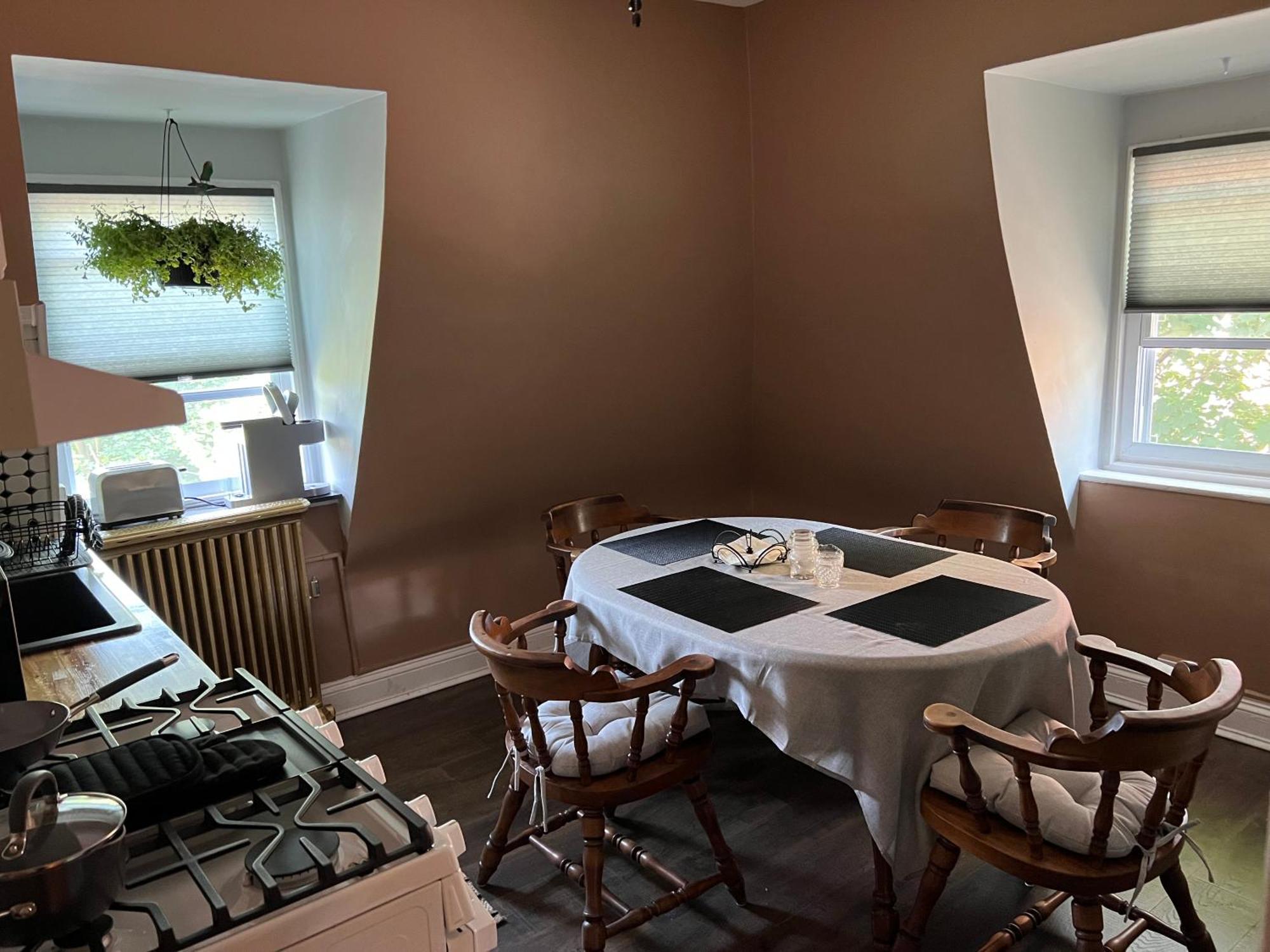 Private Victorian Apartment In Convenient City Location On 5 Acre, Sleeps 5 Poughkeepsie Esterno foto